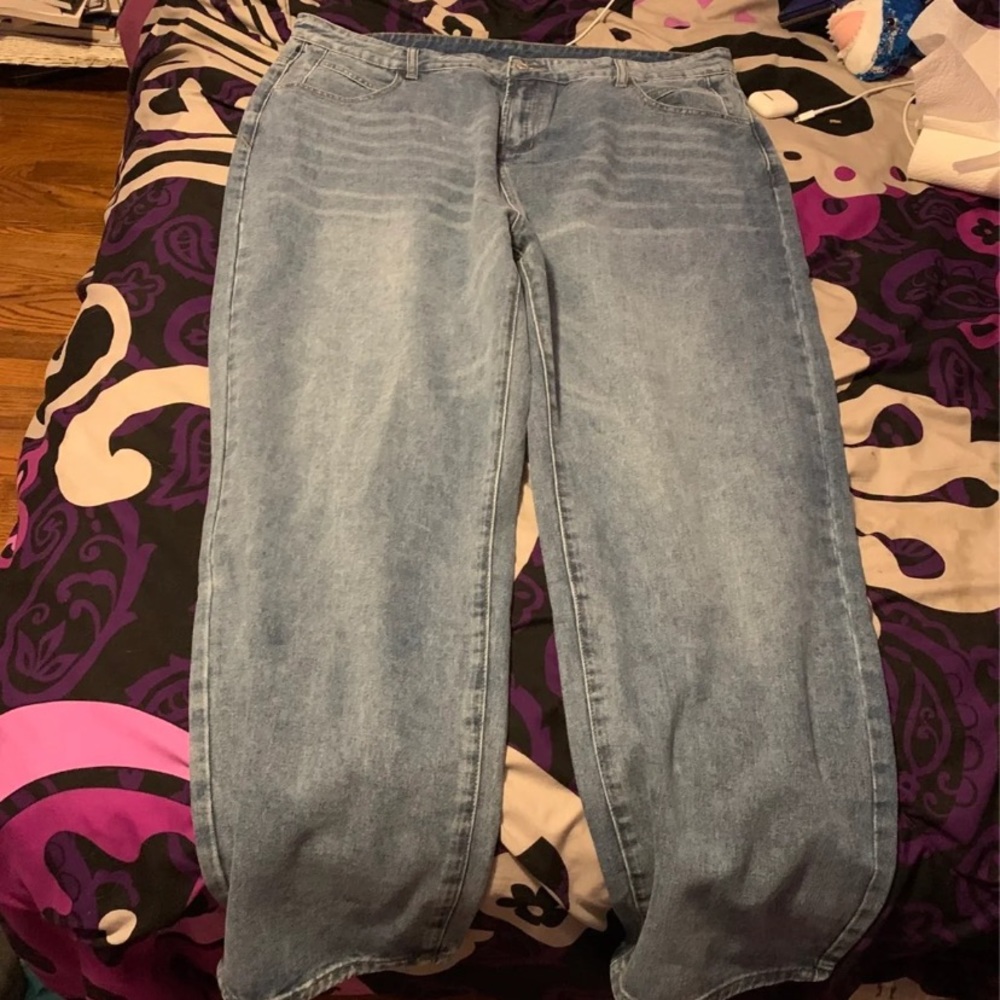 SHEIN Straight Leg Jeans